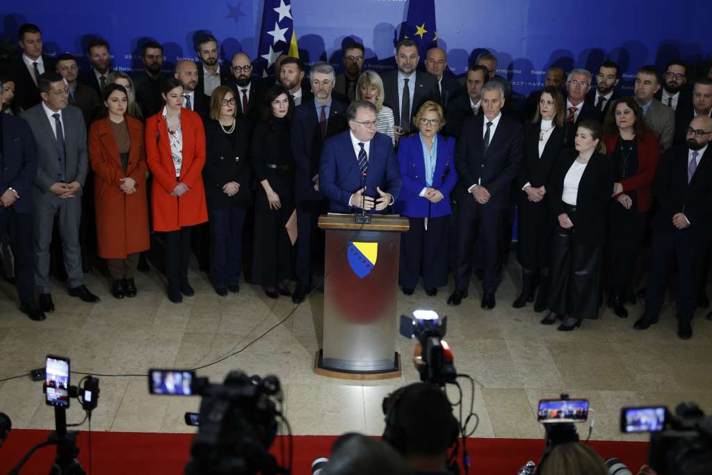 Politika kompromisa i dogovaranja-Trojka otvaranje pregovora s EU ocijenila izuzetnim uspjehom svoje politike